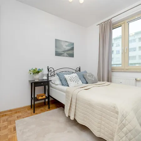 Bukowinska With Balcony And Parking And Swimming Pool By Renters * 바르샤바