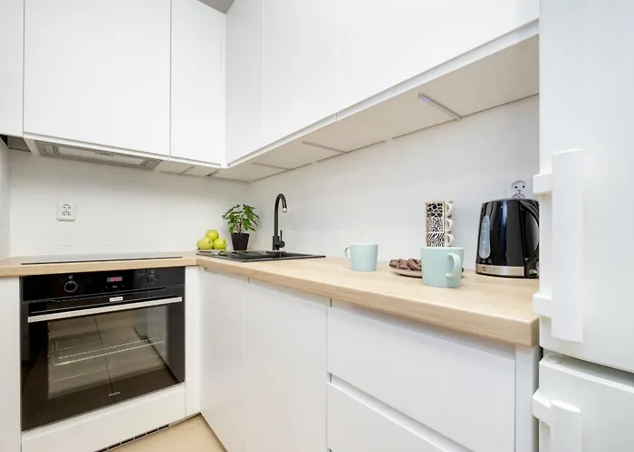 Bukowinska With Balcony And Parking And Swimming Pool By Renters Lejlighed