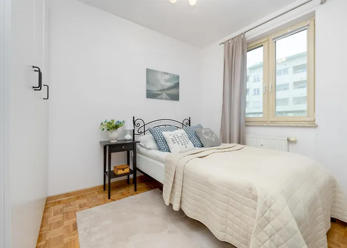 Bukowinska With Balcony And Parking And Swimming Pool By Renters * Warszawa