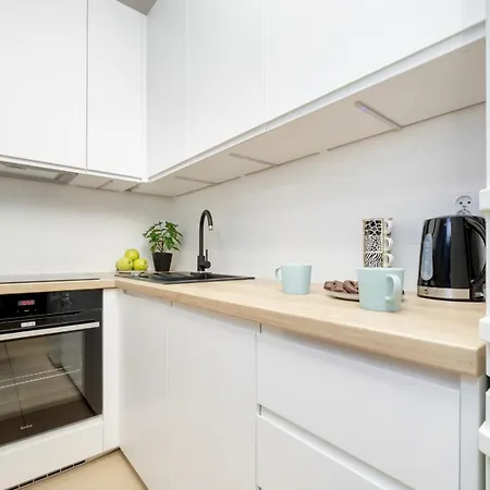 Bukowinska With Balcony And Parking And Swimming Pool By Renters アパート