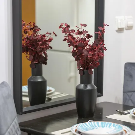 Bukowinska With Balcony And Parking And Swimming Pool By Renters Apartment